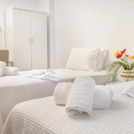 Elizabeth Stone House Appartement Nea Roda