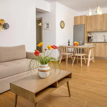 Elizabeth Stone House Apartament Nea Roda